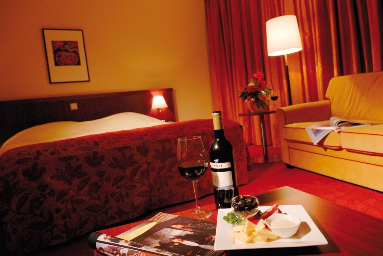 Hotel Umberto Wijchen Bagian luar foto