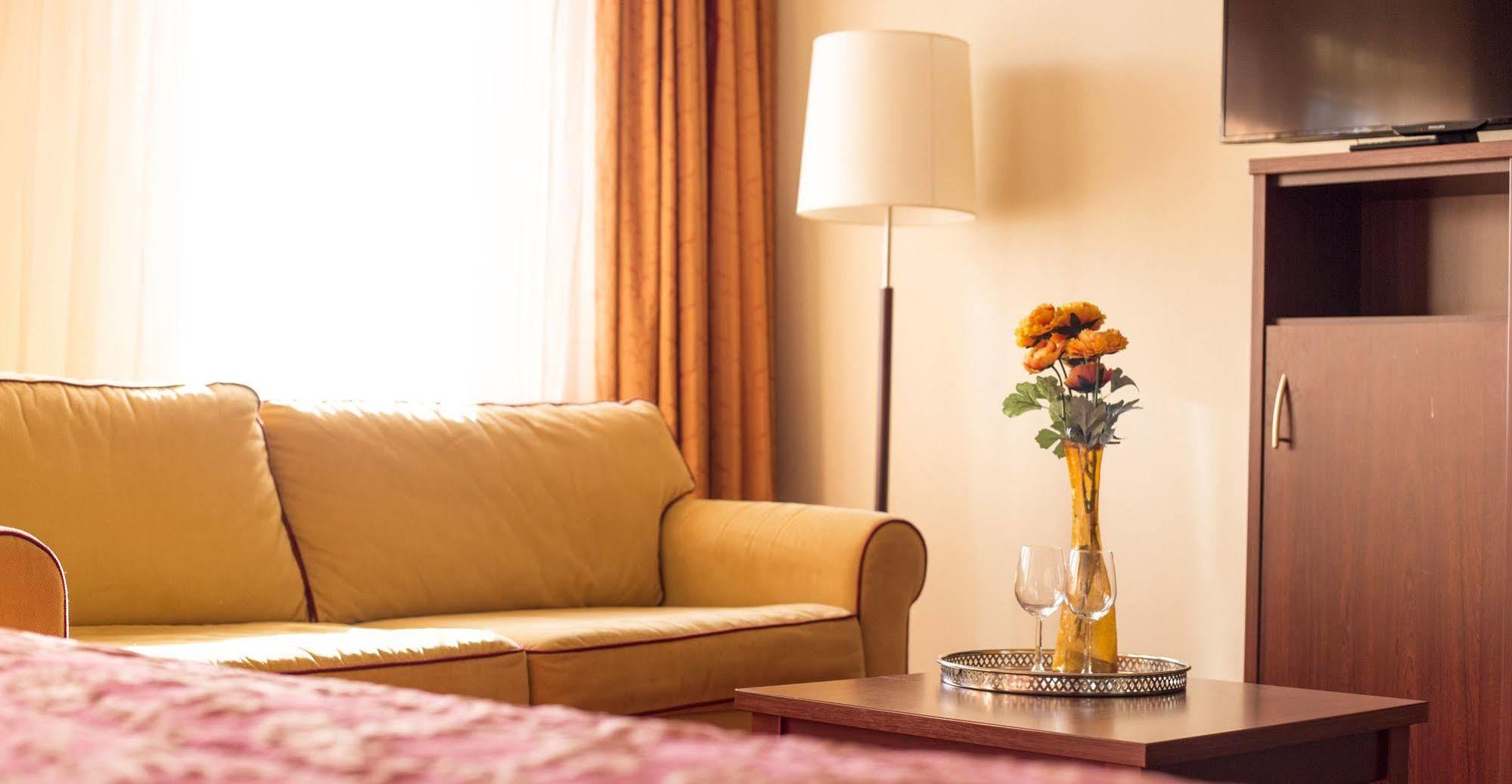 Hotel Umberto Wijchen Bagian luar foto